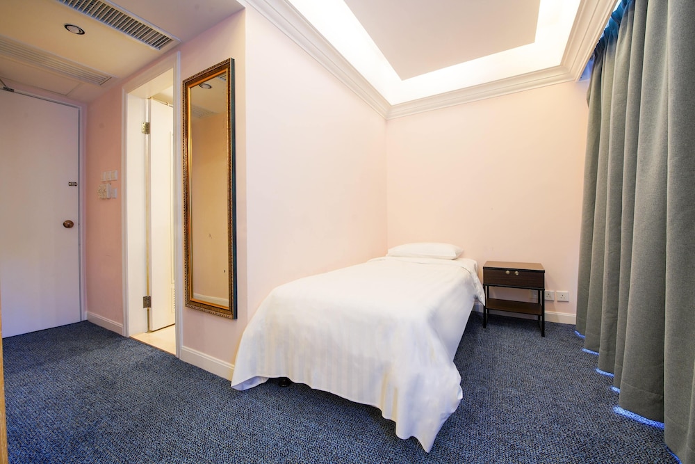 Warwick Hotel Cheung Chau 27/48