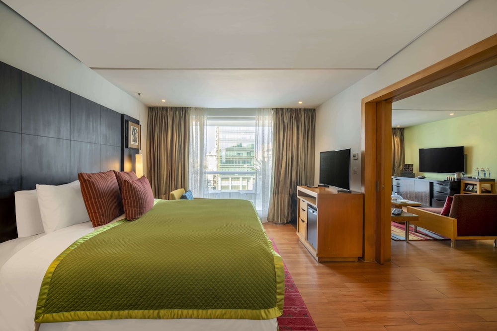 DELUXE, SUITE
