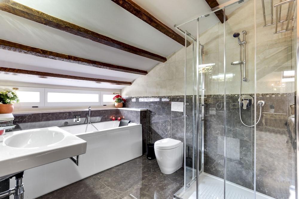 New Reiter Hotel 13/58