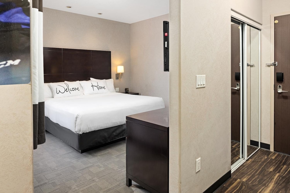 Home Inn And Suites Swift Current 30/60