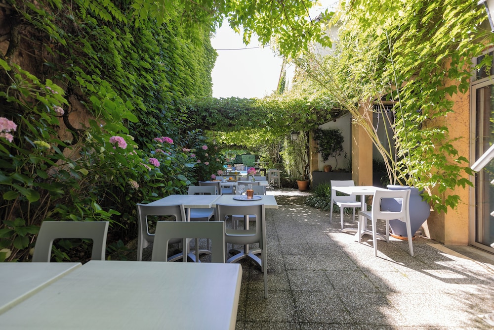 Hotel the Originals de Bordeaux Bergerac 67/68