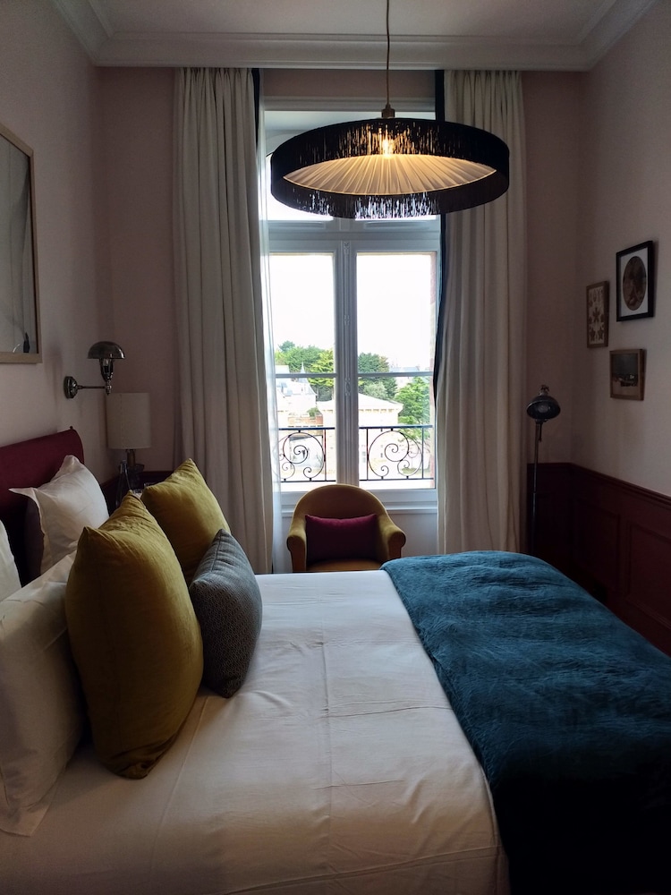 CLASSIC, DOUBLE OR TWIN BED, PARK VIEW, MAIN BUILDING