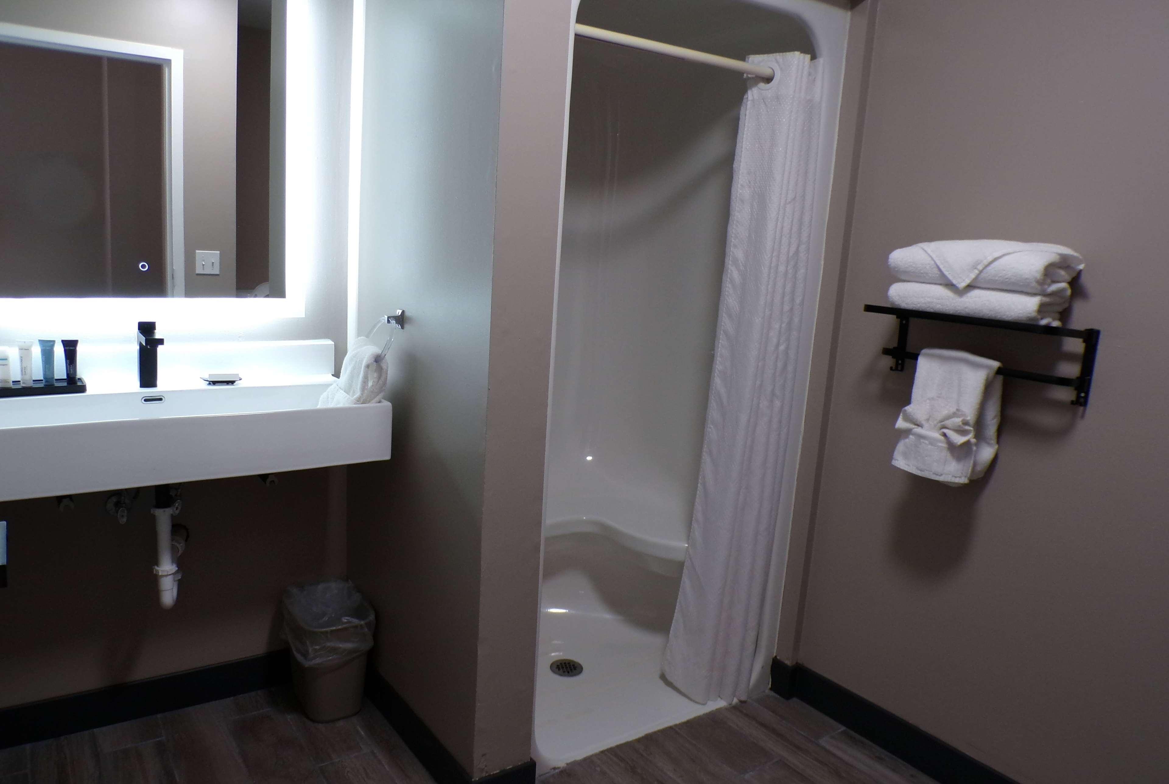 Luxor Inn and Suites, a Travelodge by Wyndham 21/23