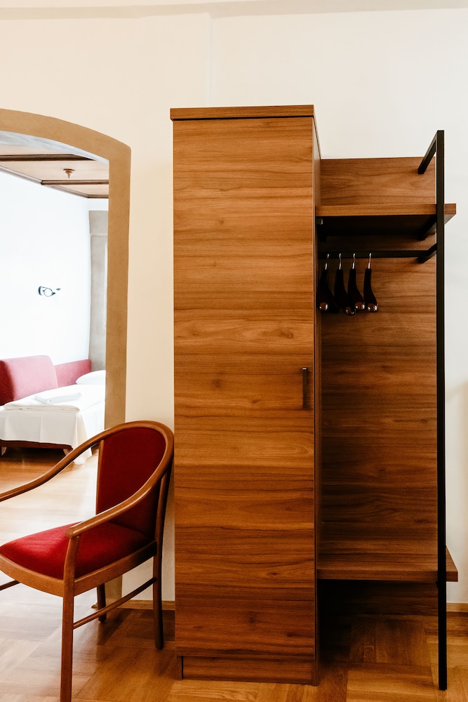 Hotel Gasthof Goldener Greifen 7/50