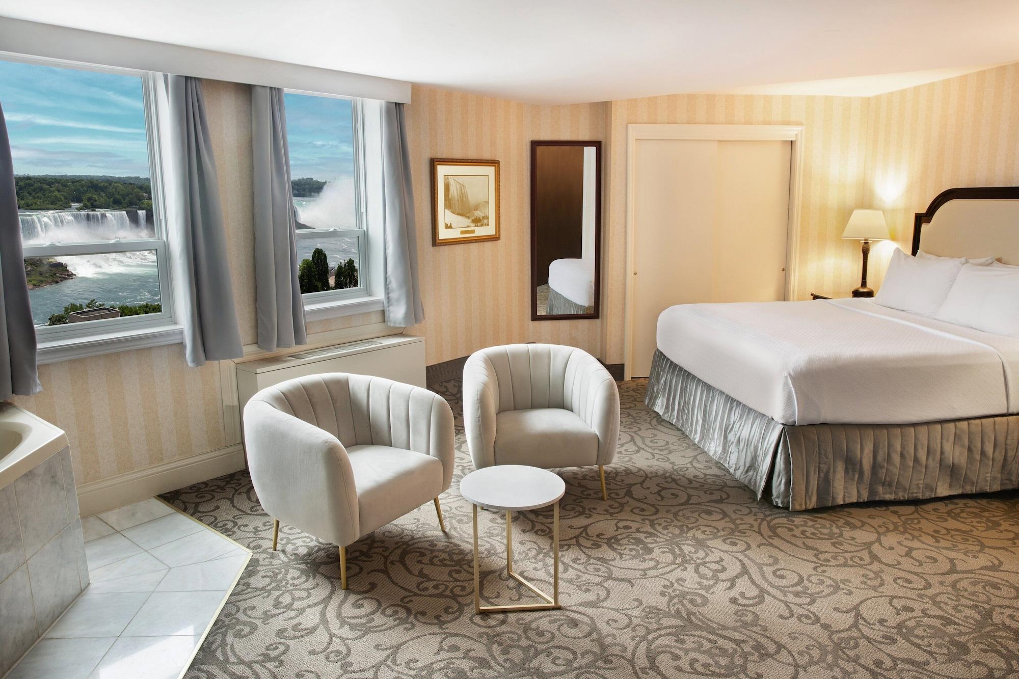 Standard, King Bed, Falls View, Jetted Tub