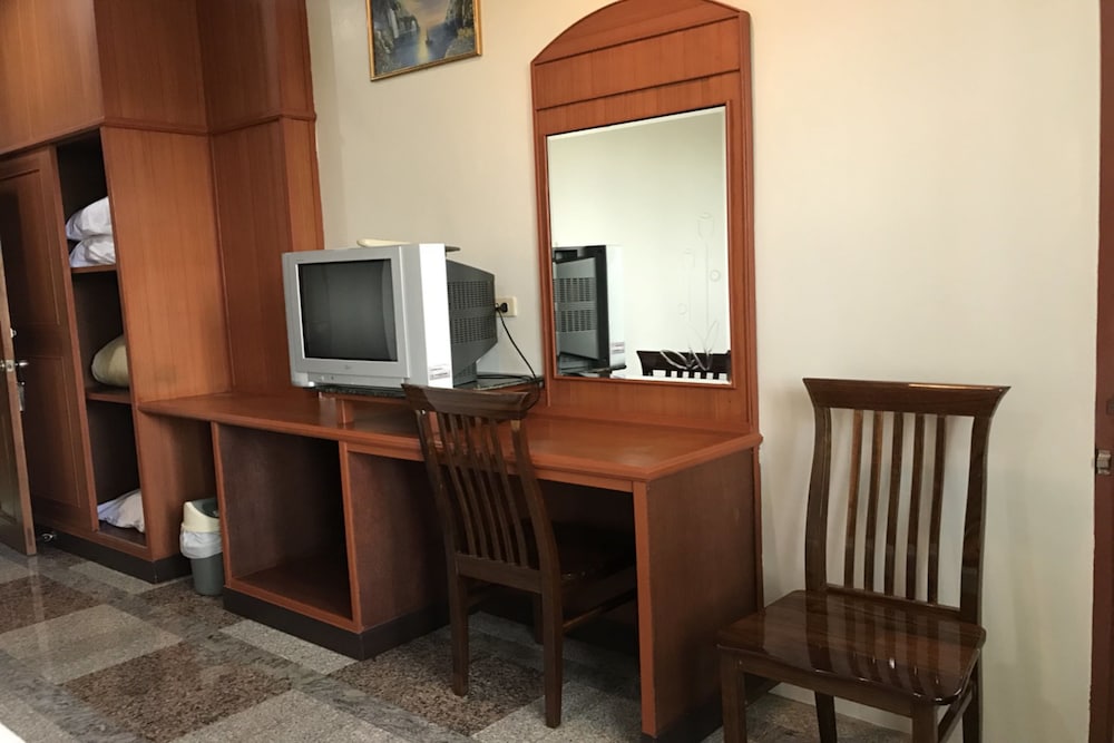 Lopburi Residence 2 Hotel And Resort 13/22