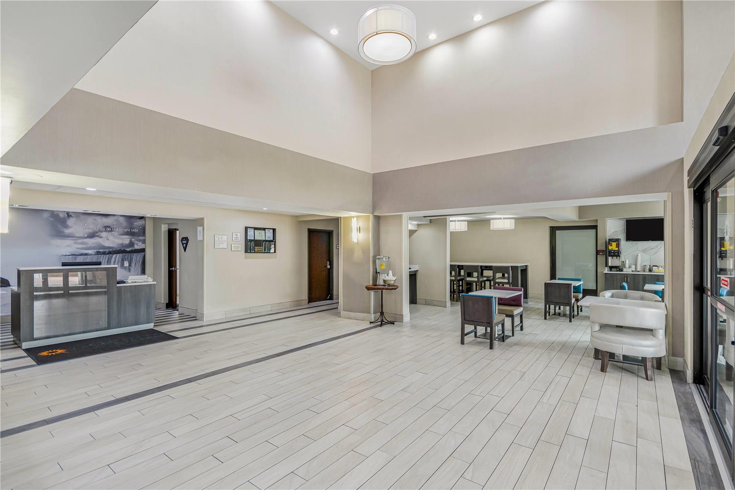 La Quinta Inn & Suites by Wyndham Batavia 6/41