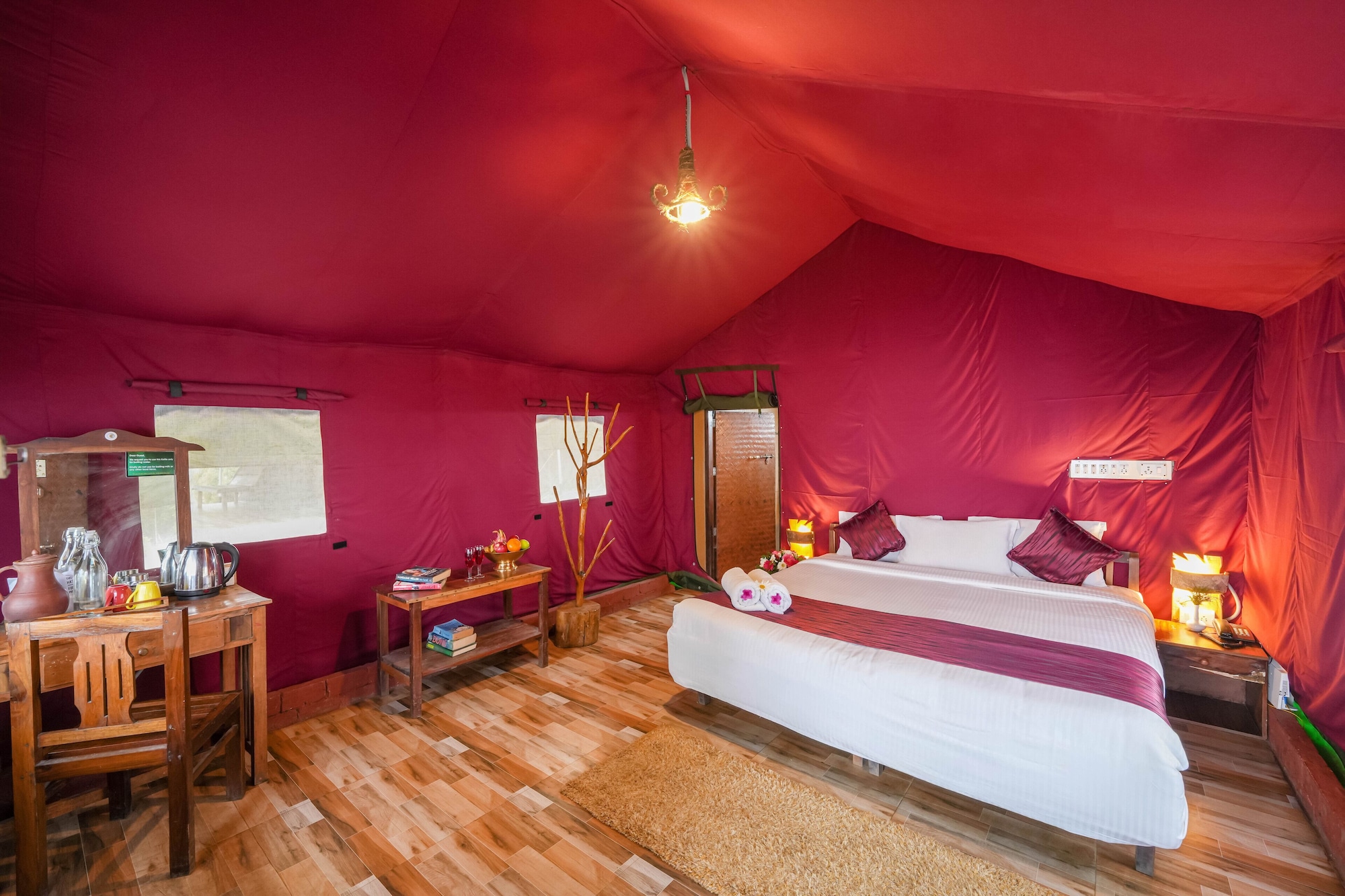 PREMIUM, TENT, VALLEY VIEW