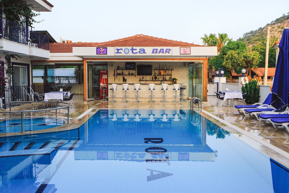 Rota Hotel 3/50