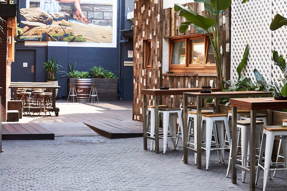 HOTEL STEYNE 33/50