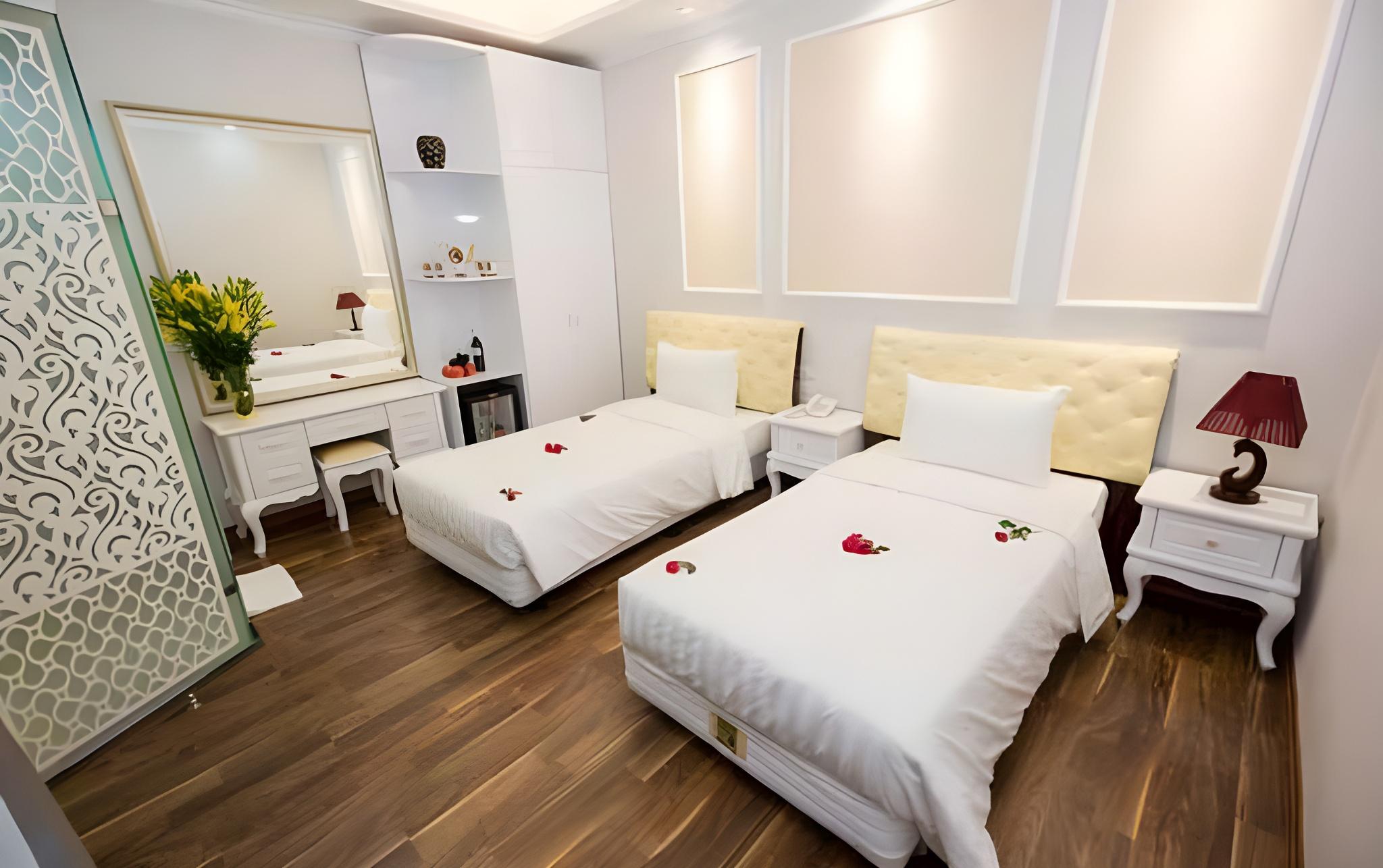 Deluxe, Double or Twin Bed, No Window