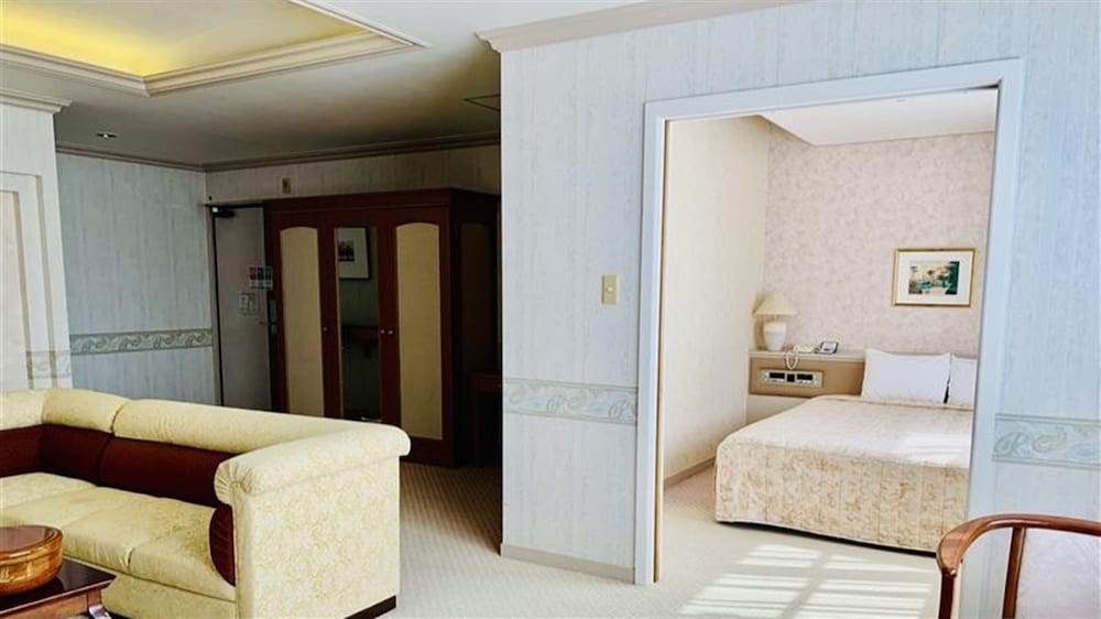 Okinawa Hotel 51/71