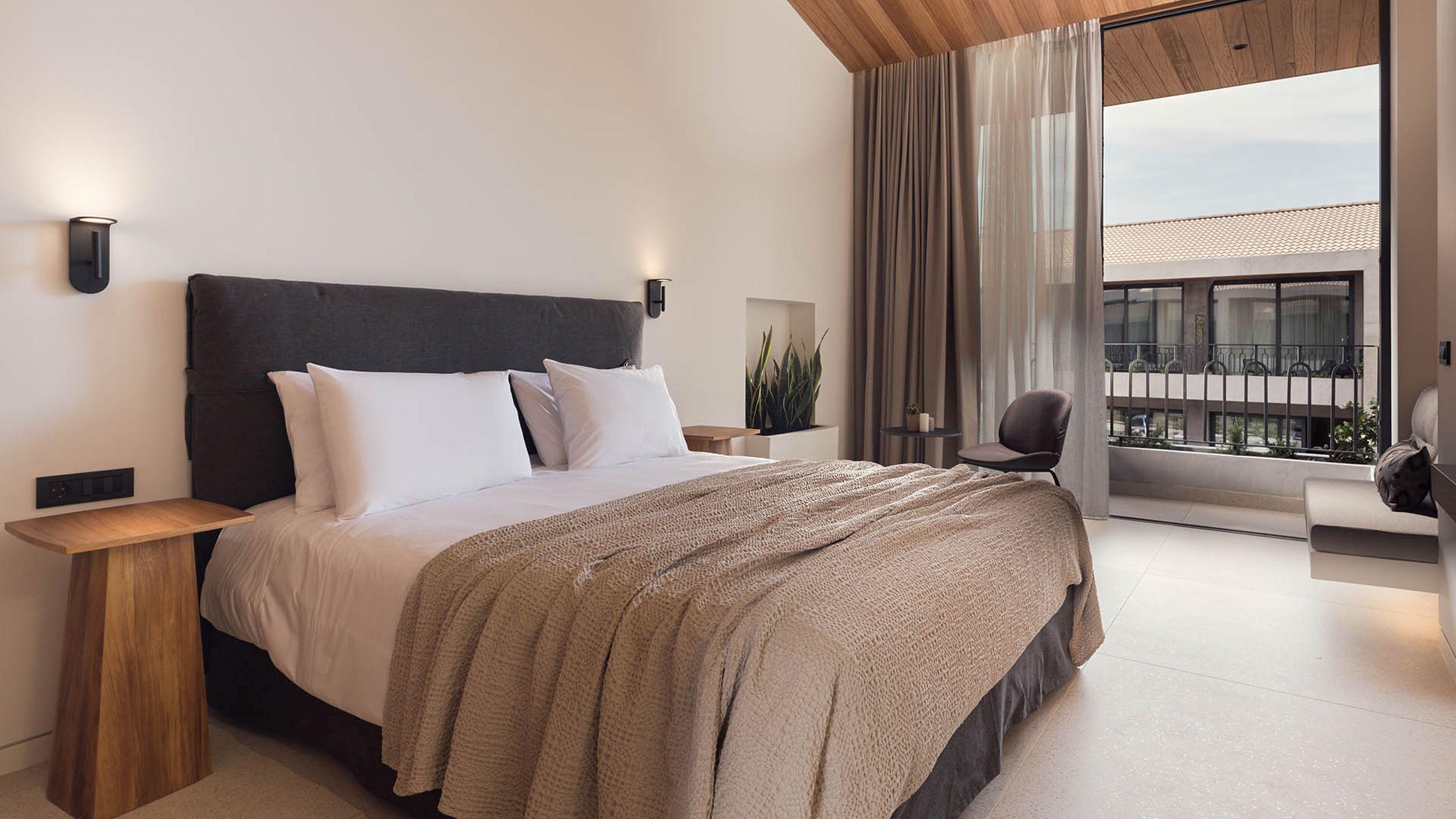 Suite, Balcony or Terrace, High Floor
