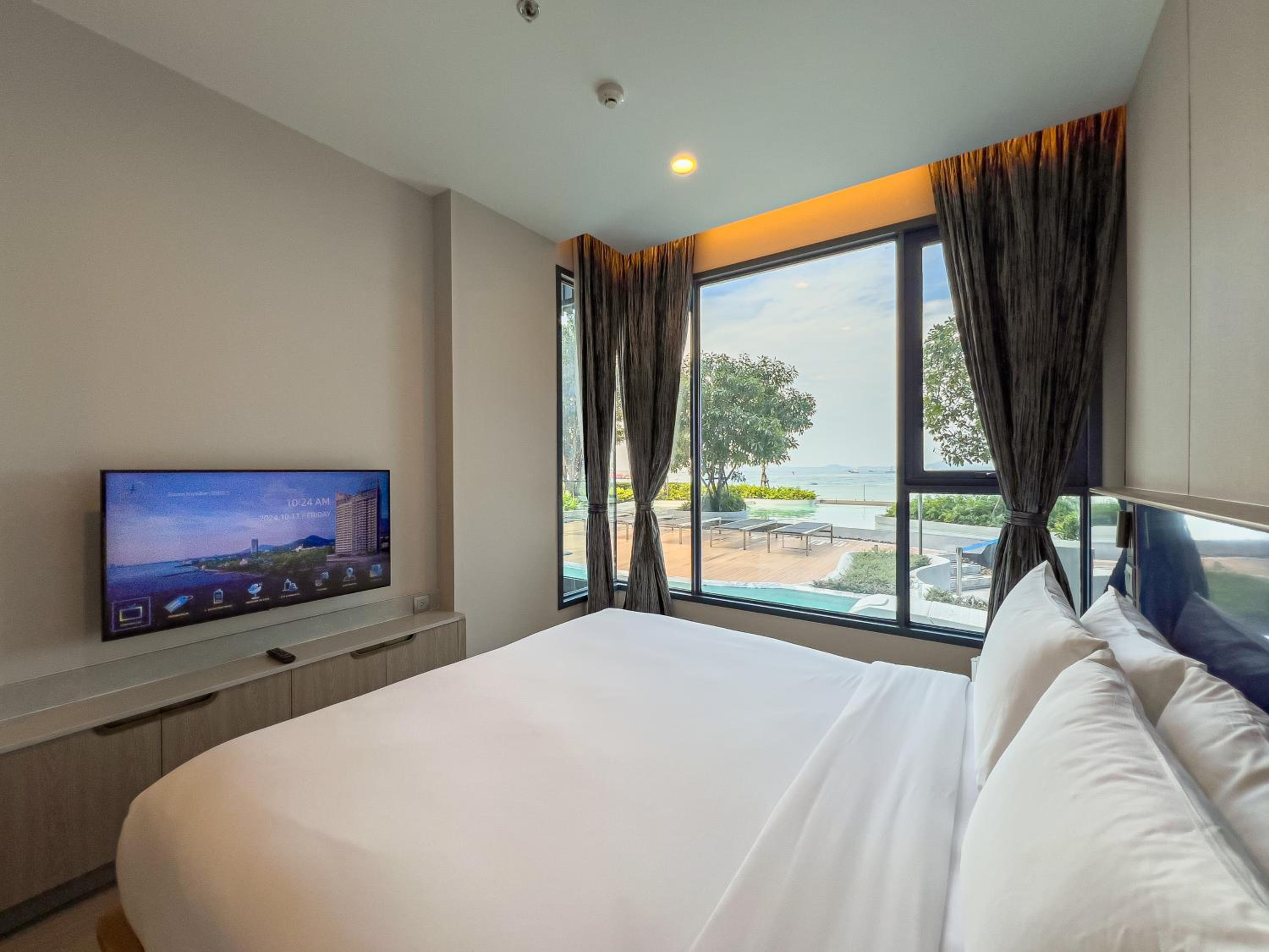 1 Bedroom, Suite, Pool Access