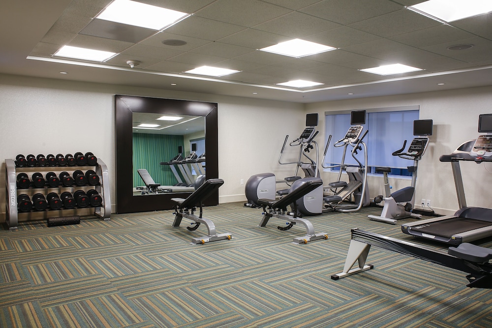 Holiday Inn Express And Suites Louisville Downtown 42/71