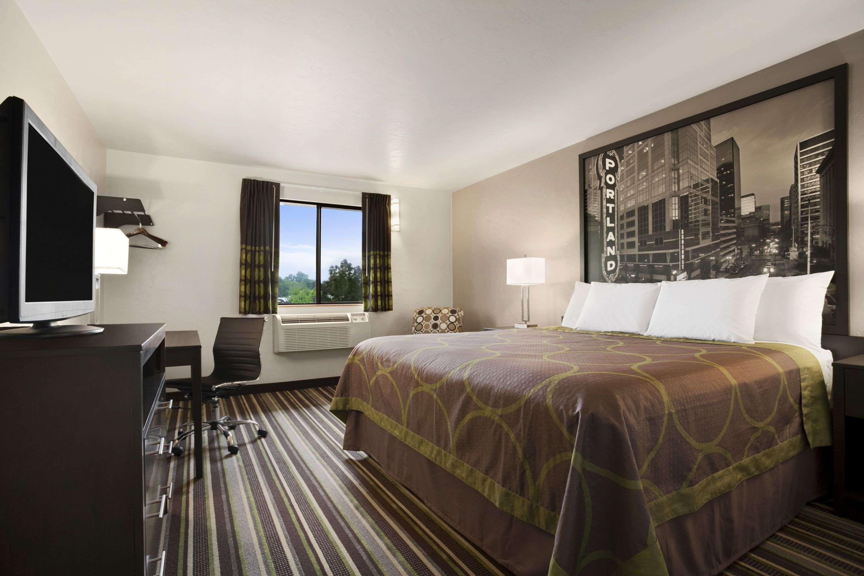 1 Bedroom, Efficiency, King Bed