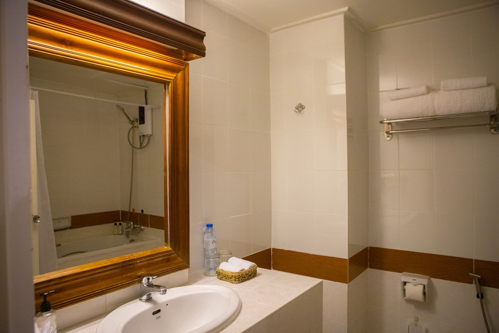 Pakse Hotel 45/49