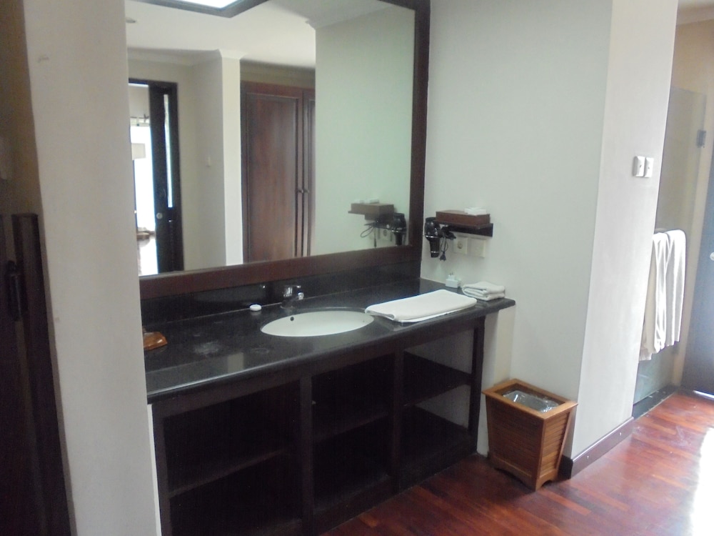 BIYUKUKUNG SUITES AND SPA 49/50