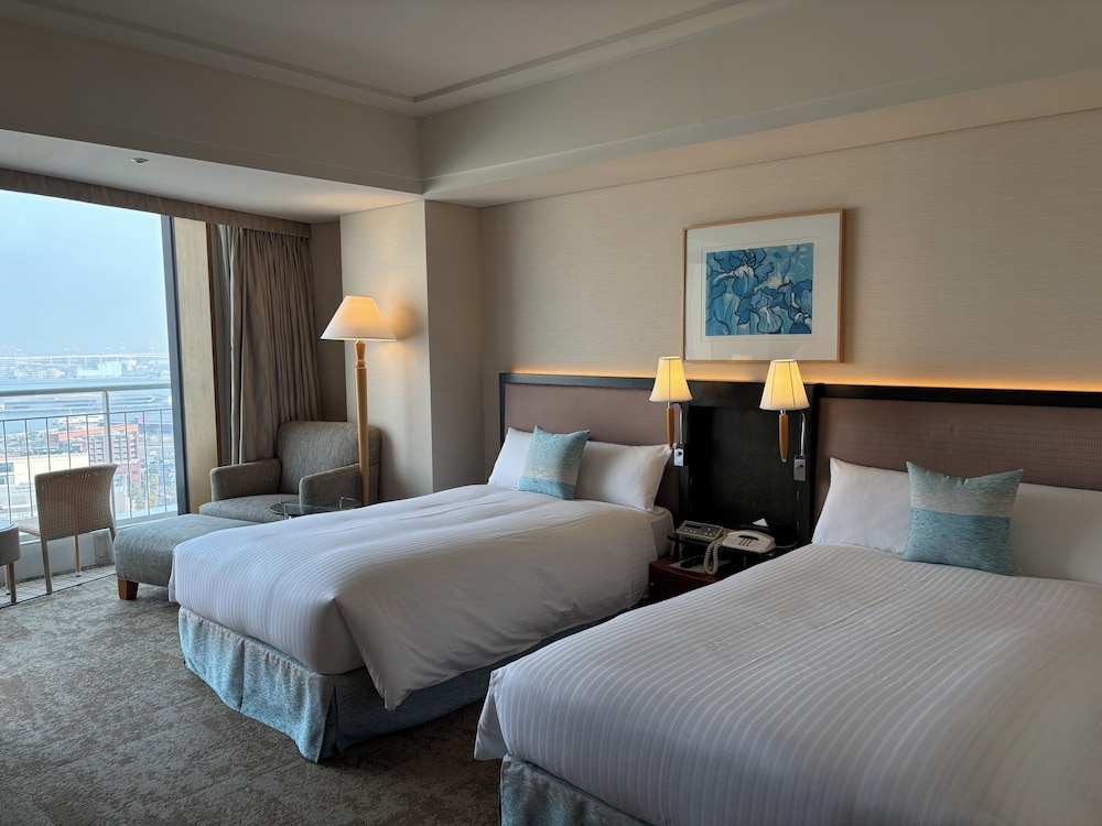The Yokohama Bay Hotel Tokyu 16/48