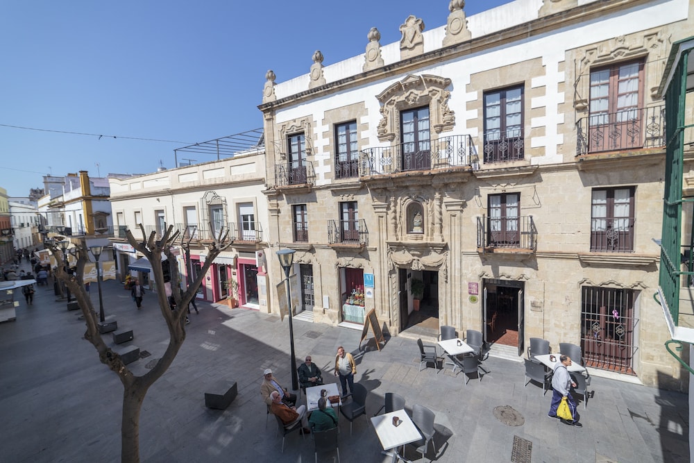 Casa Palacio de Los Leones 3/30