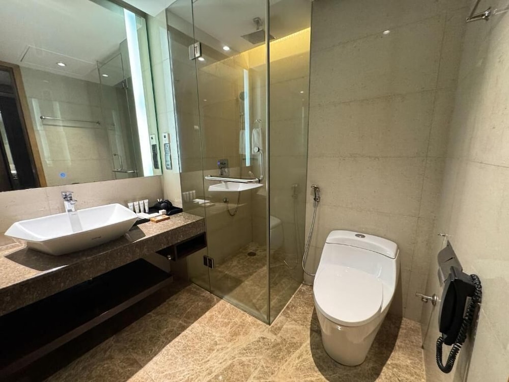 Radisson Blu Chattogram Bay View 67/70
