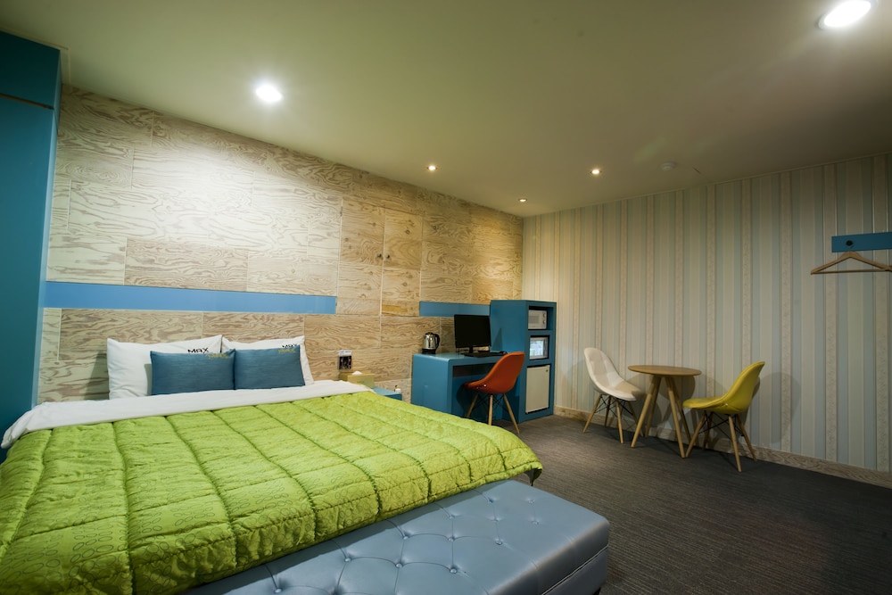 Max Motel 34/66