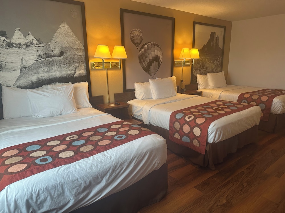 Super 8 by Wyndham Las Vegas 6/26