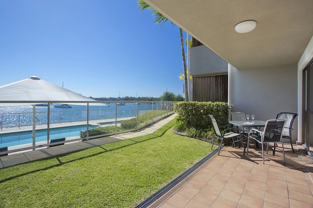 NOOSA SHORES RESORT 21/70
