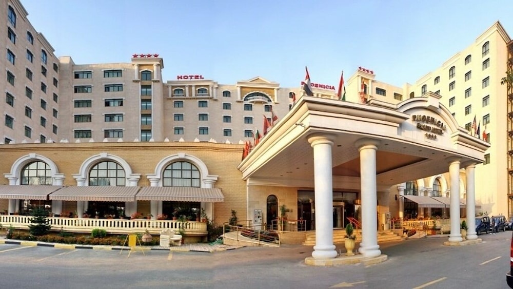 Phoenicia Grand Hotel 4/74