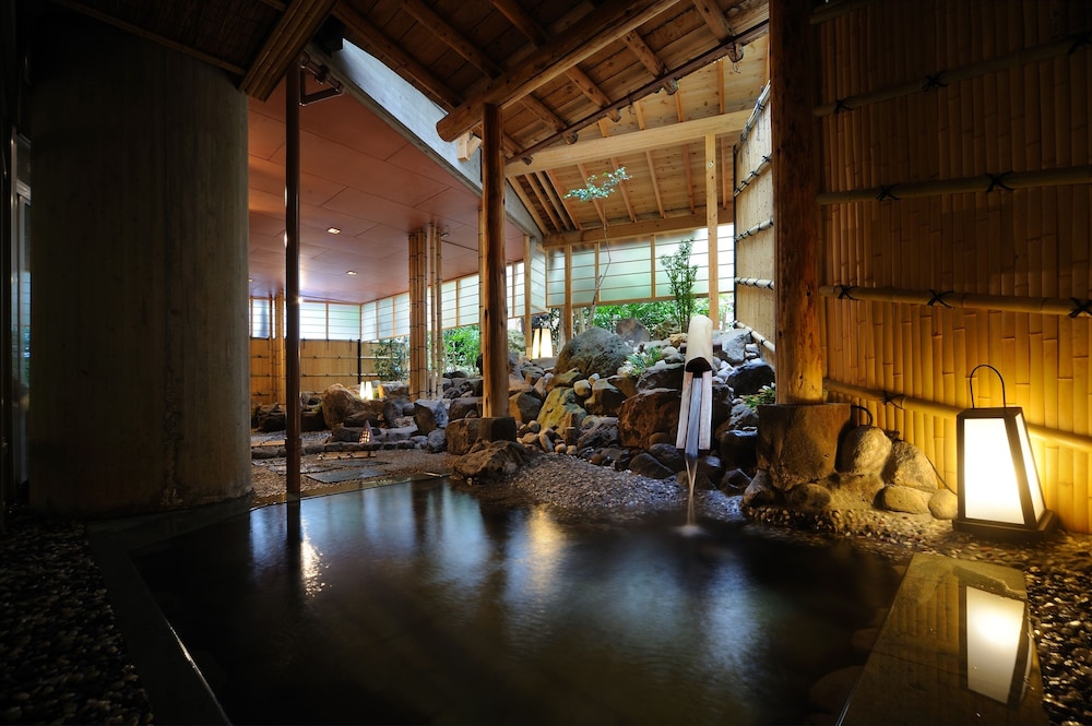 Tsukioka Hotel 35/61