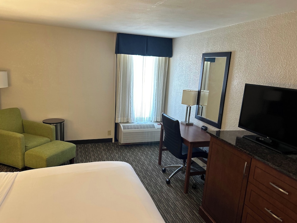 Heritage Inn & Suites St. Louis/Fenton, Trademark by Wyndham 49/60