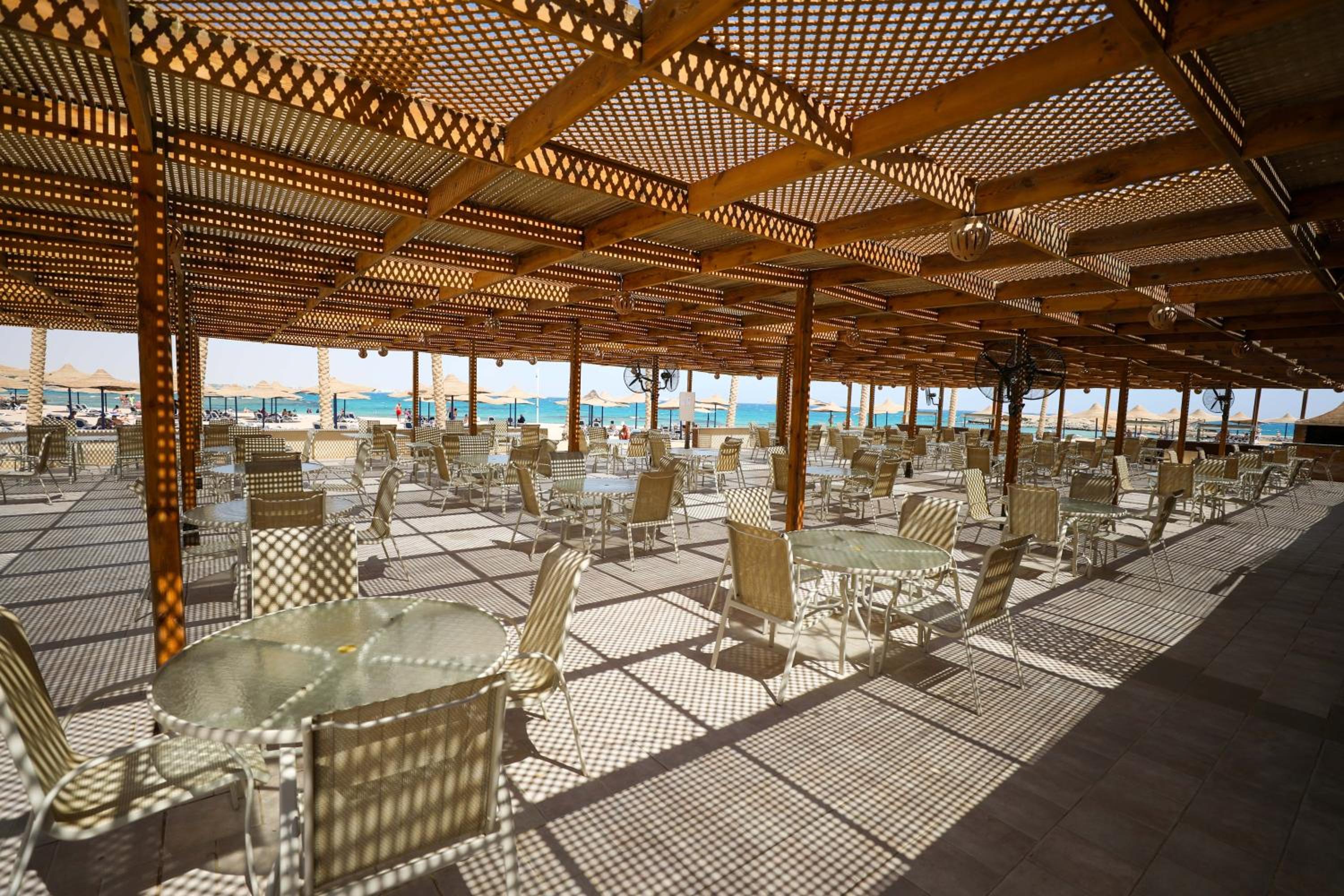 Blend Club Aqua Resort 34/65