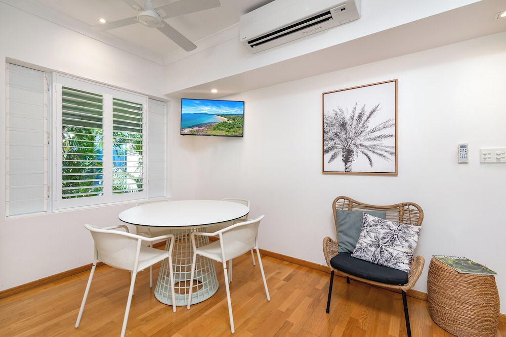 Verandahs Port Douglas 32/56