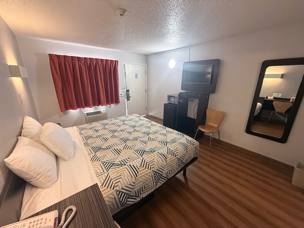 Motel6 North Richland Hills, TX 35/61