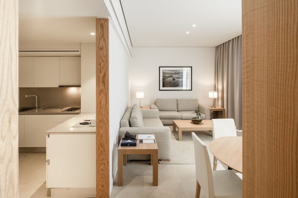 Delta Hotel Apartments 55/56