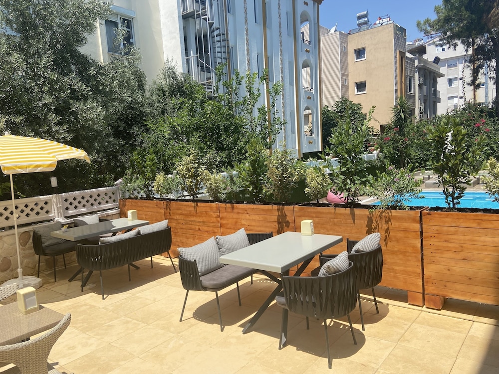 Serenity Suit Hotel 45/50