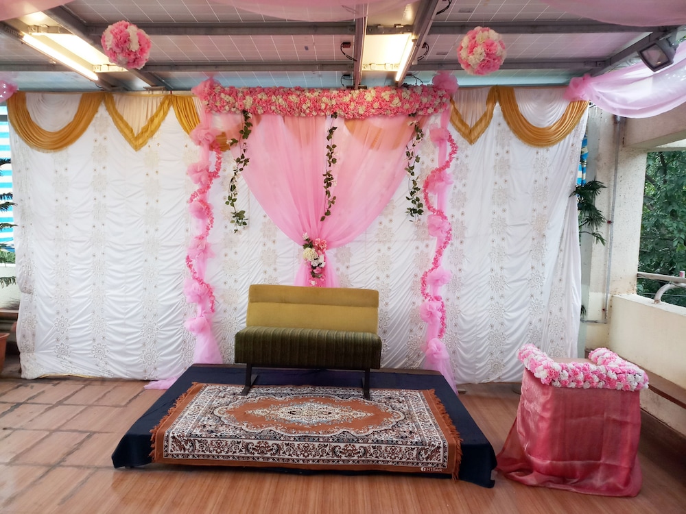 Hotel Raviraj 20/35