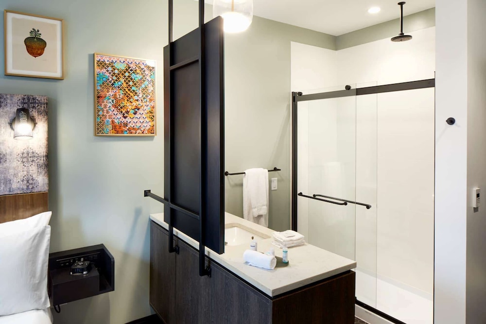 TRYP by Wyndham Pittsburgh/Lawrenceville 30/68