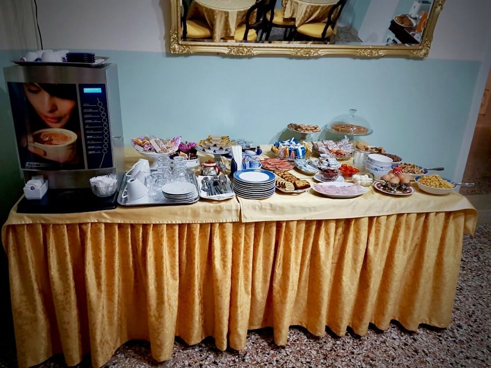 Friendly Venice Suites 3/48
