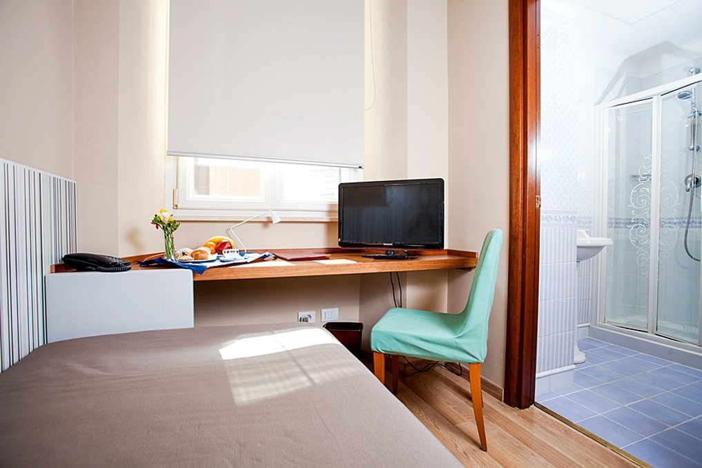 Camelia Hotel 53/56