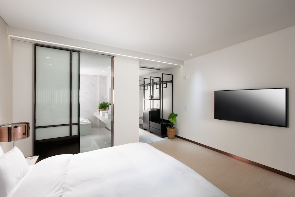 N Bridge Hotel 16/55