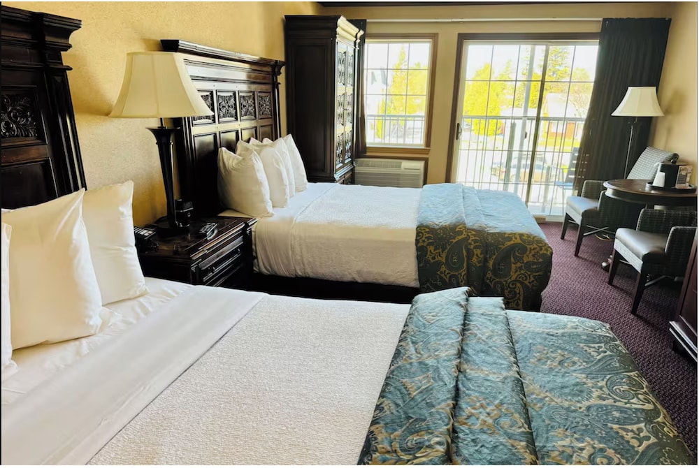 Hamilton Inn Select Beachfront 37/64