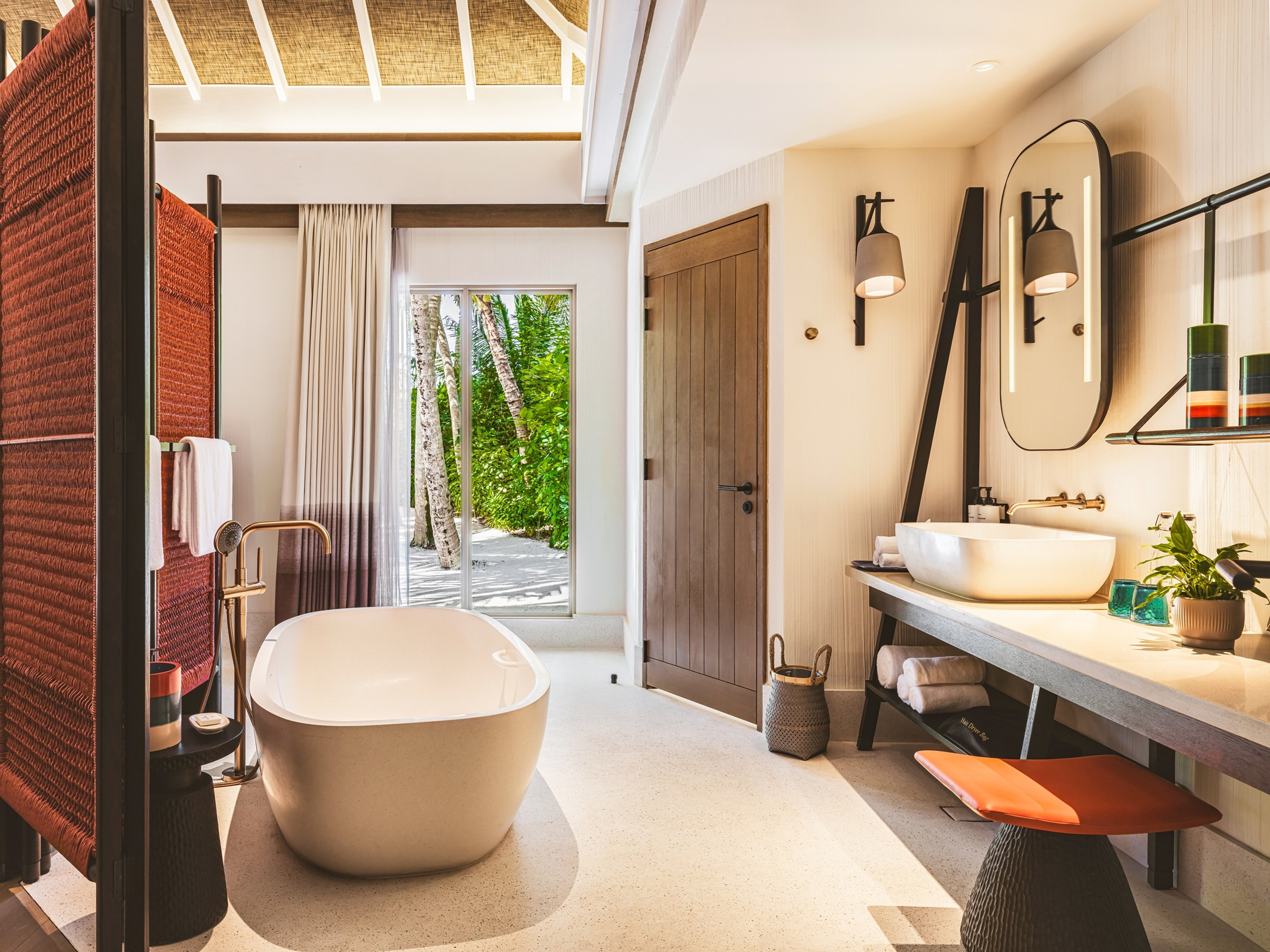 Intercontinental Hotels Maldives Maamunagau Resort 54/55