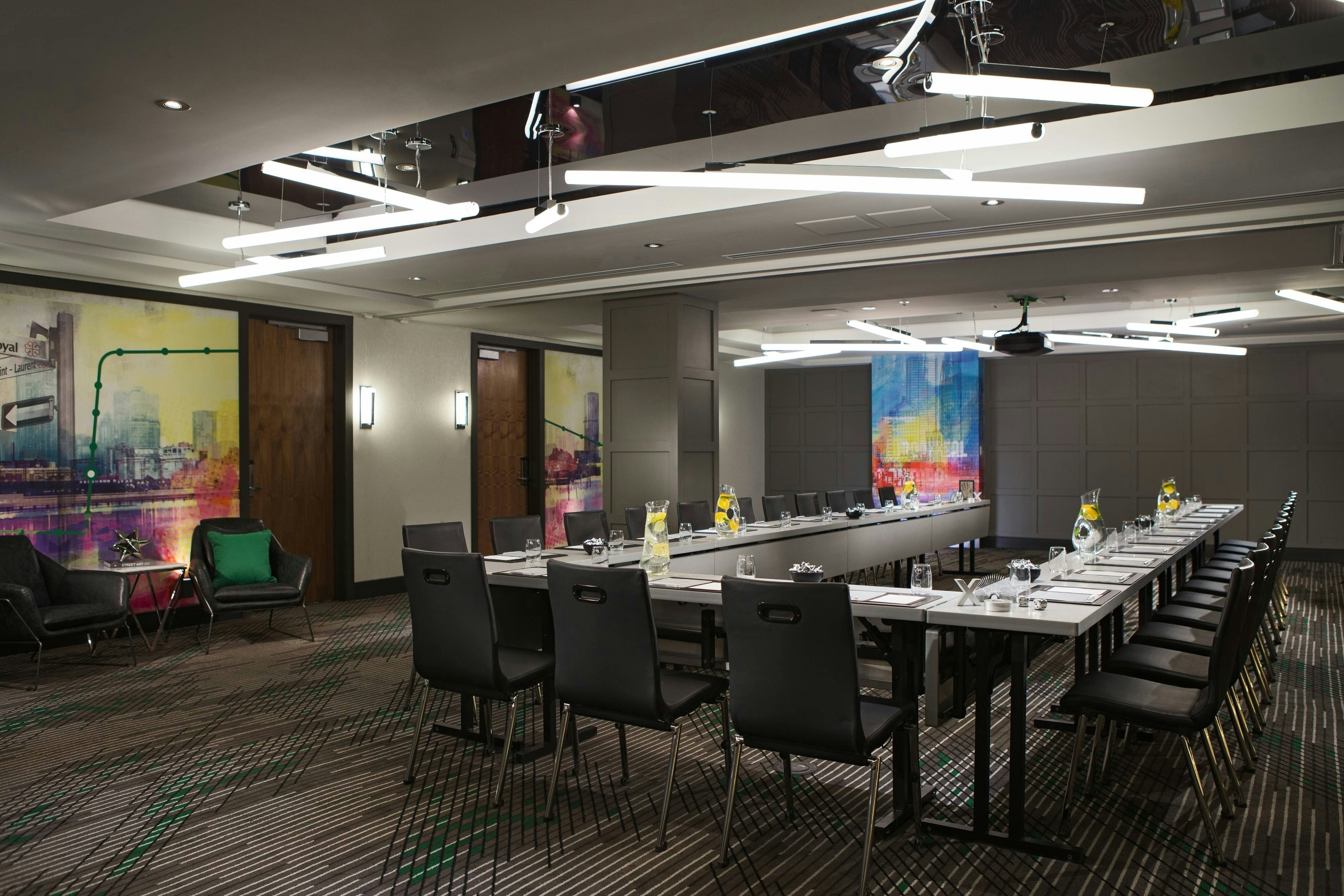 Renaissance Montreal Downtown Hotel 55/58