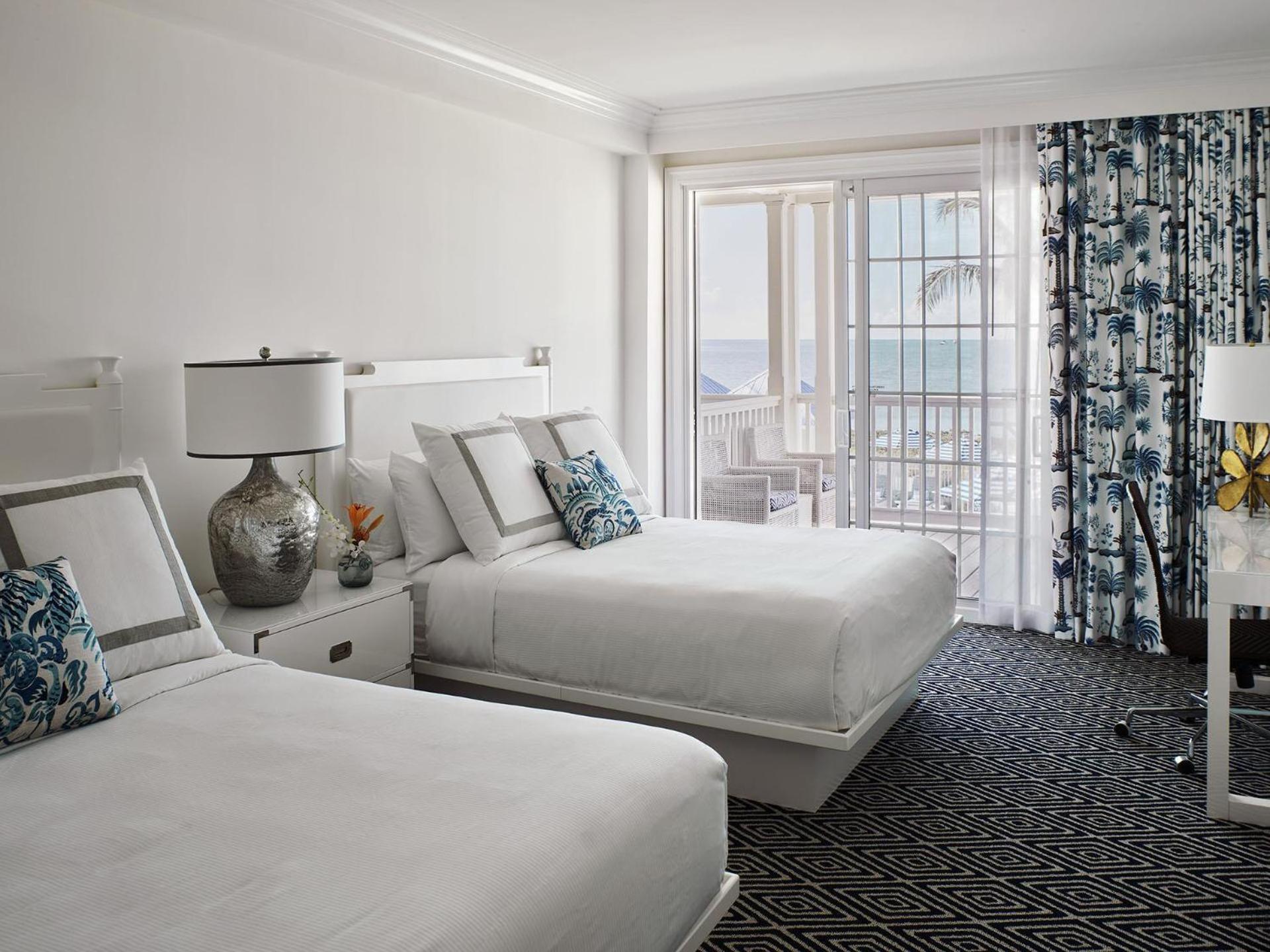 1 Bedroom, Suite, 2 Queen Beds, Ocean Front, Sofa, Balcony, Kitchenette