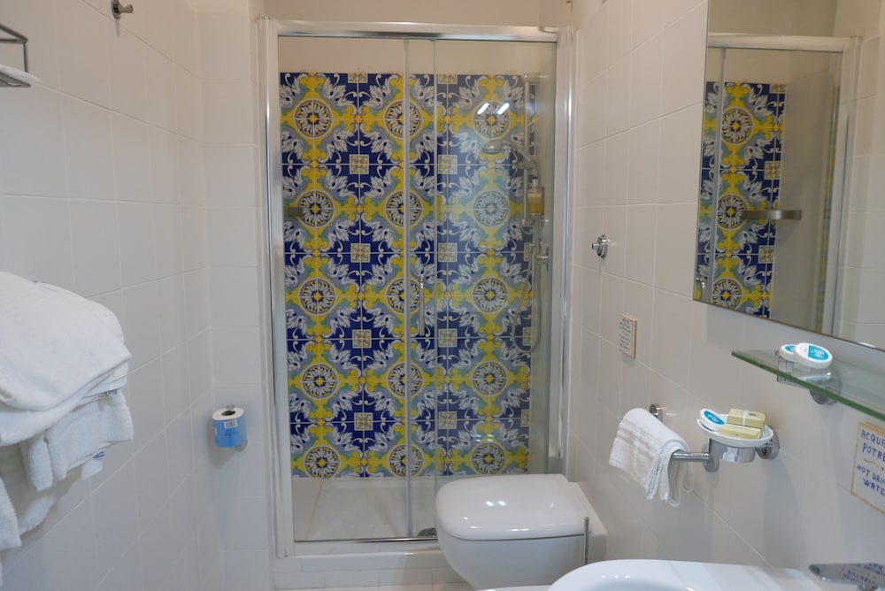 Hotel Torre Dei Borboni 6/72
