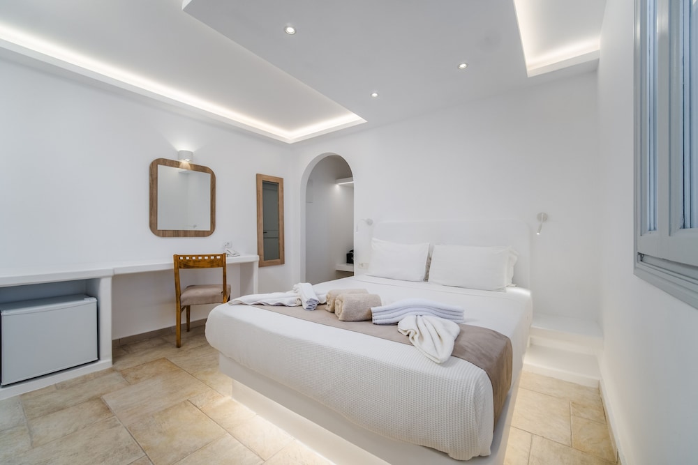 Serenita Luxury Suites 12/71
