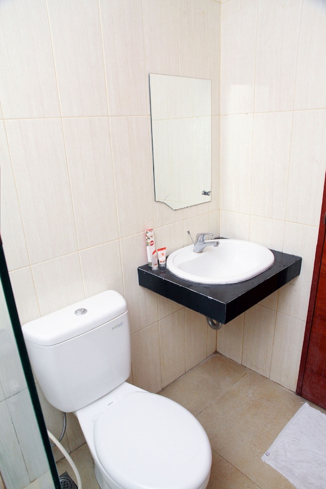 Oyo 920 Gajah Mada Hotel 30/35