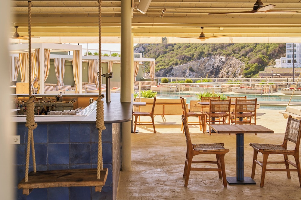 Mondrian Ibiza 57/73