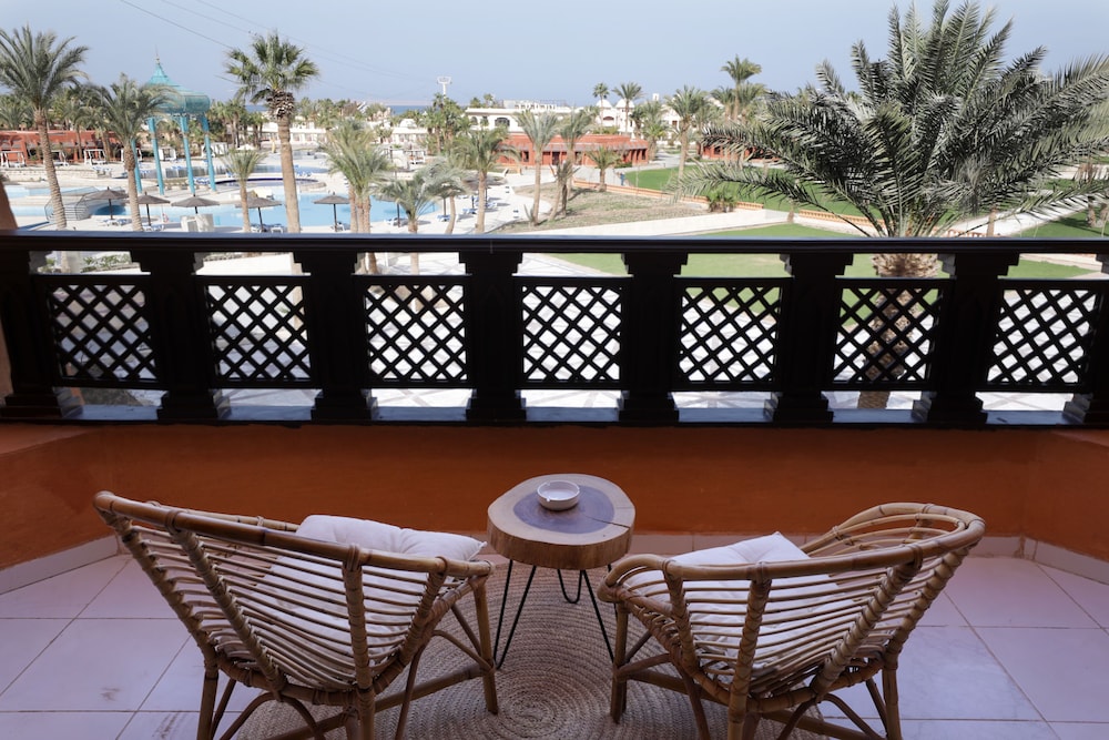 Calimera Blend Paradise Resort in HURGHADA